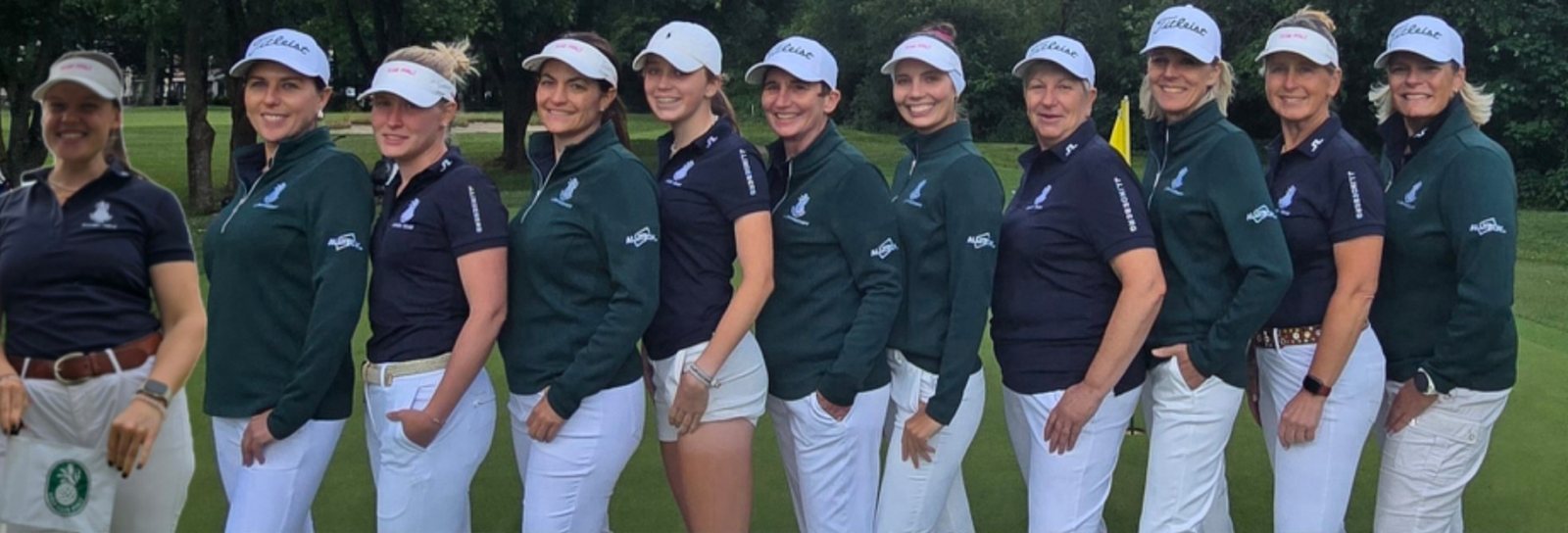 Die 1. Damenmannschaft des Golf-Club Pfalz auf dem Grün