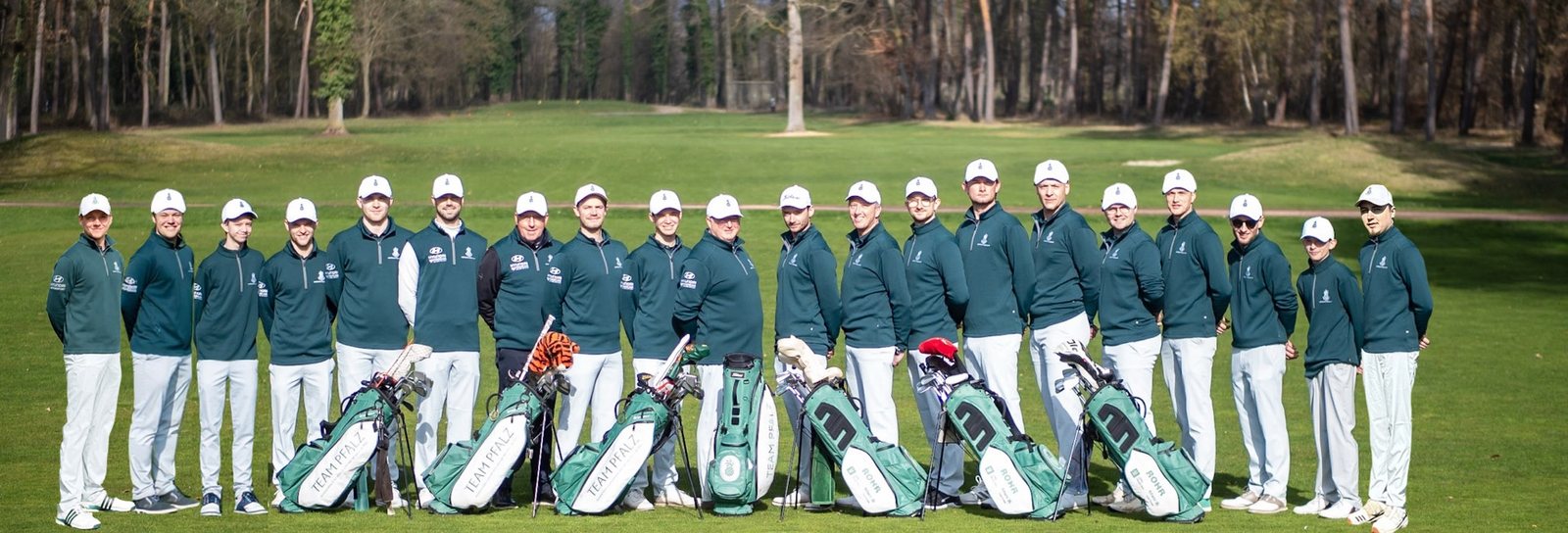 Die 1. Herrenmannschaft des Golf-Club Pfalz auf der Driving Range